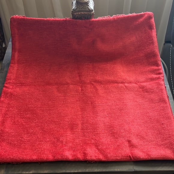 NWOT Pottery Barn decorative pillow. Size 22” x 22”. Cotton and polyester - Picture 5 of 9